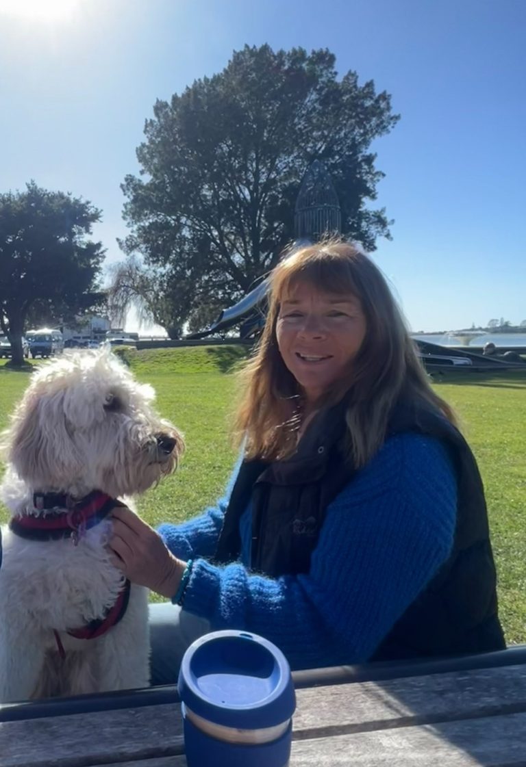 kiwi gran pet sitting 768x1121